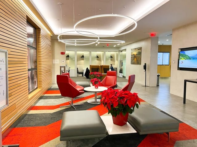 American Airlines Admirals Club – Boston Logan Airport (BOS), Terminal B