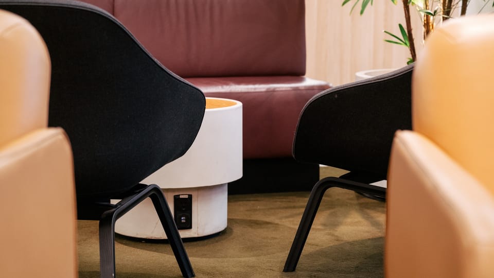 Qantas Perth International Transit Lounge – Perth Airport (PER) – lounge interior