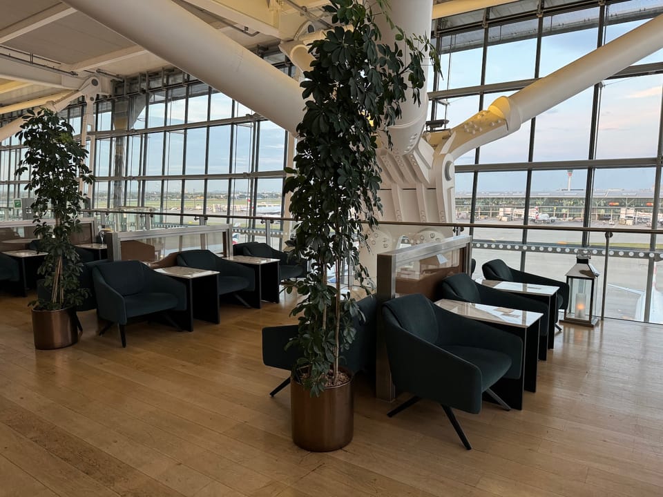 British Airways Galleries South First and Galleries Club Lounge – Heathrow Airport (LHR), Terminal 5 – seating area