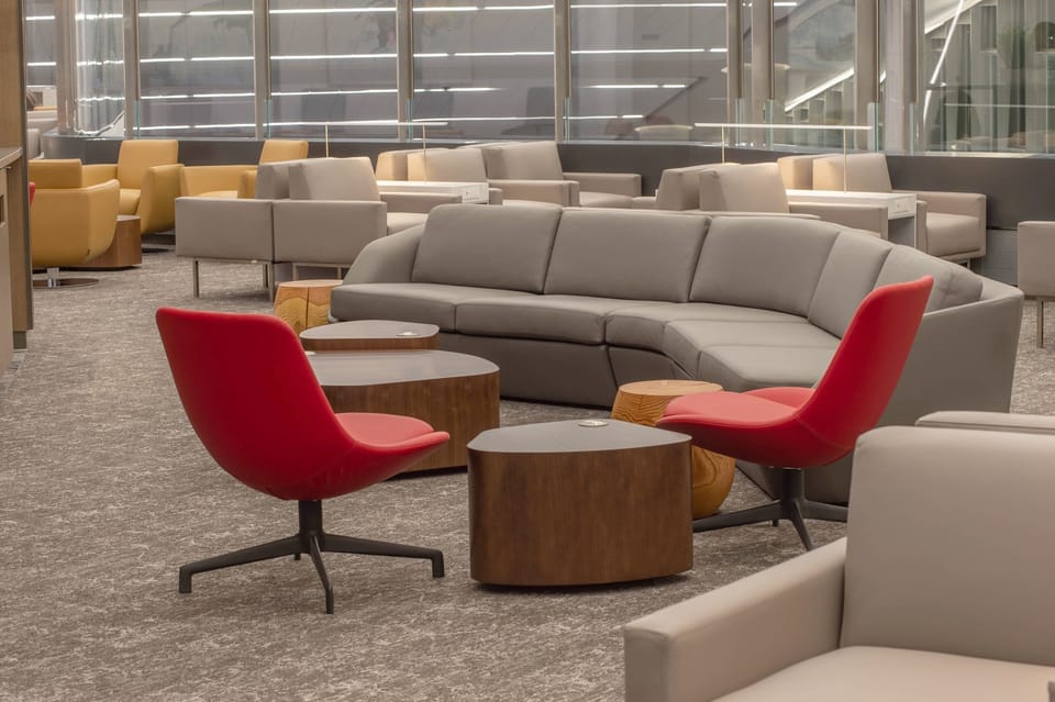 Air Canada Maple Leaf Lounge – LaGuardia Airport (LGA), Terminal B