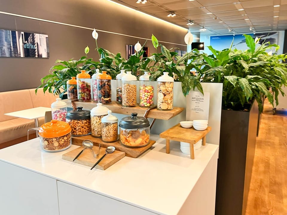 Lufthansa Business Lounge H24 – Munich Airport (MUC), Terminal 2 – lounge interior