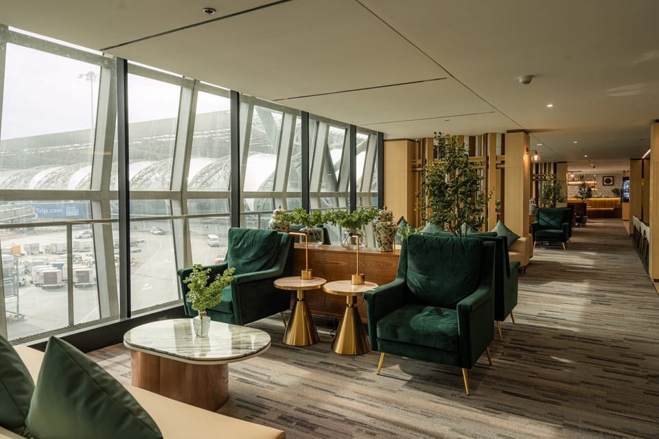 The Coral Finest Business Class Lounge (Concourse D) – Bangkok Suvarnabhumi Airport (BKK), Main Terminal