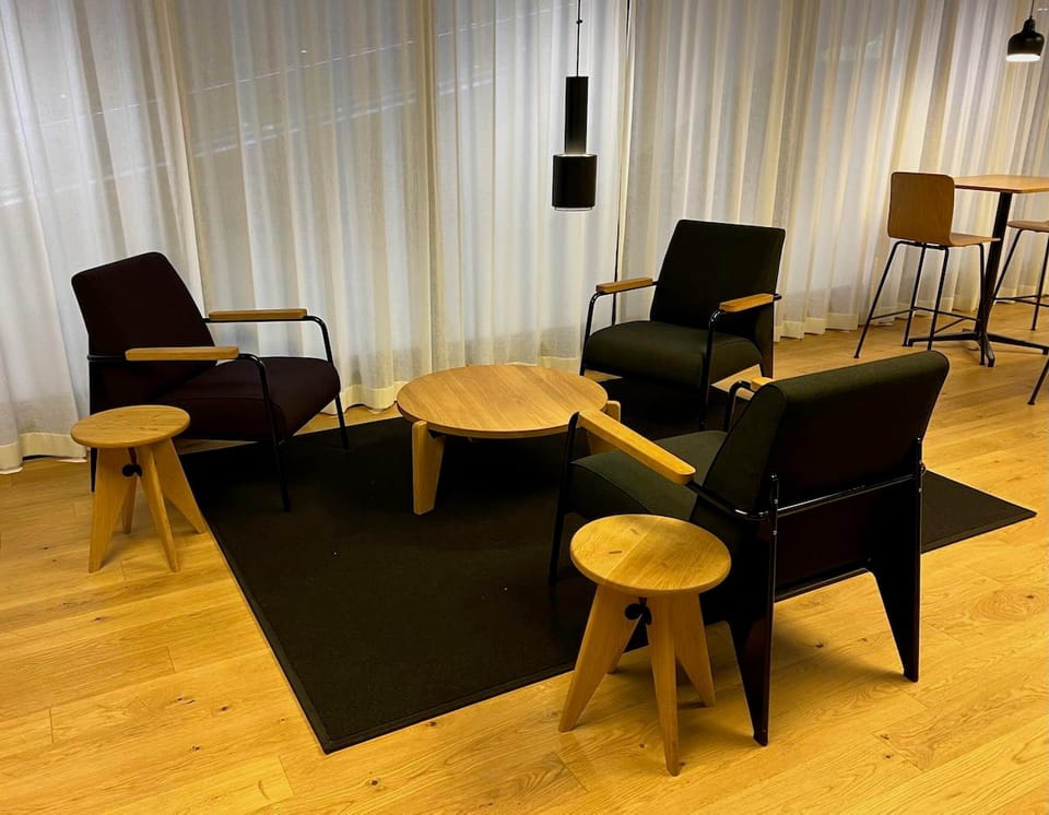 SWISS Arrival Lounge – Zurich Airport (ZRH) – seating area