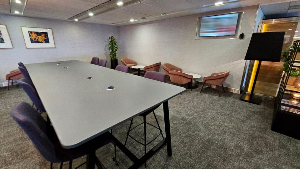British Airways Galleries First Lounge (Terminal 3) – Heathrow Airport (LHR), Terminal 3 – seating area