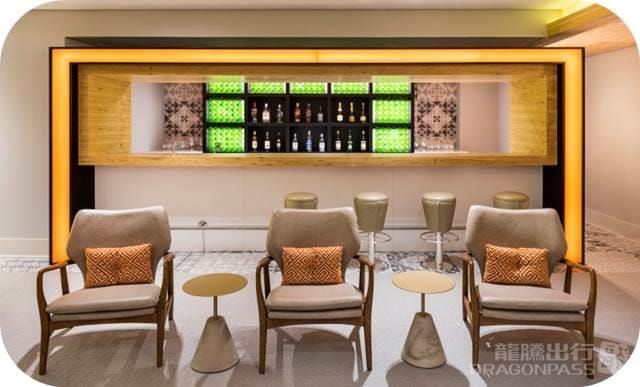 Lounge GOL Smiles – São Paulo Guarulhos Airport (GRU), Terminal 2 – bar