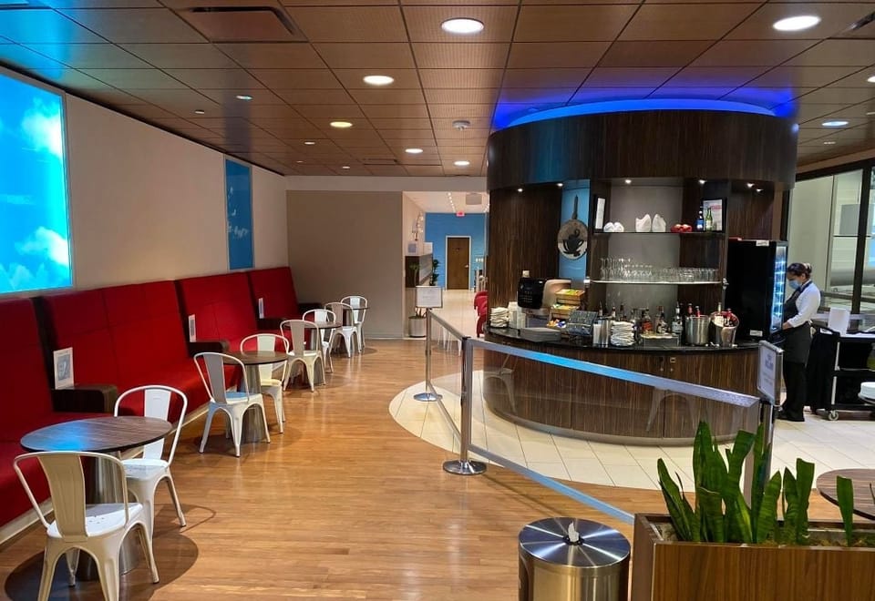KLM Crown Lounge – Houston George Bush Intercontinental Airport (IAH), Terminal D
