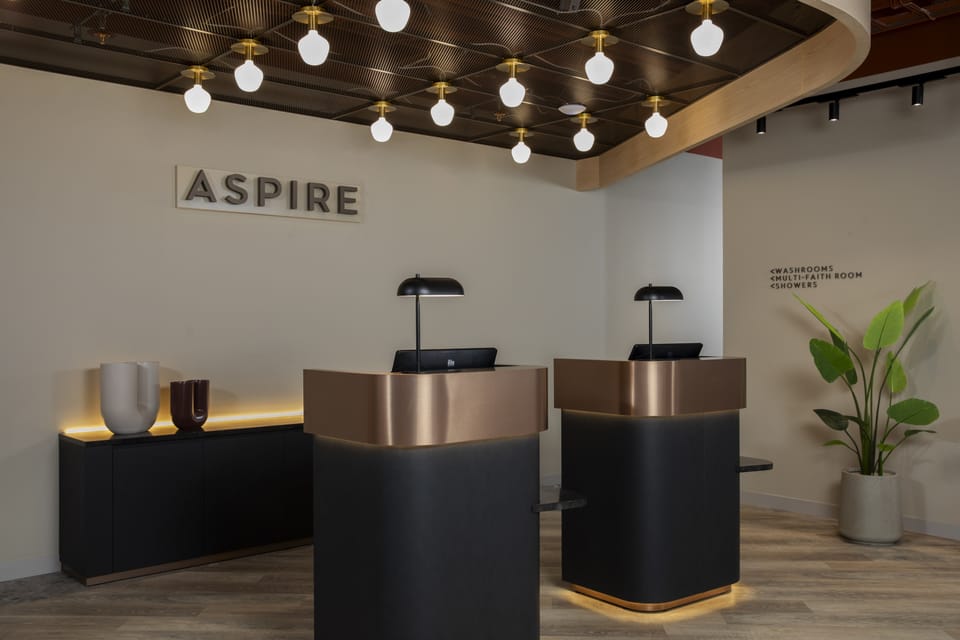 Aspire Lounge (non-Schengen) – Stockholm Arlanda Airport (ARN), Terminal 5 – reception and entrance