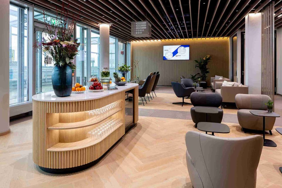 Hugo Junkers Lounge – Düsseldorf Airport (DUS), Terminal B – lounge interior