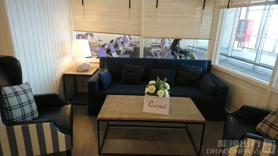 Coral Beach Lounge (Coral Executive Lounge) – Phuket Airport (HKT), Domestic Terminal – seating area