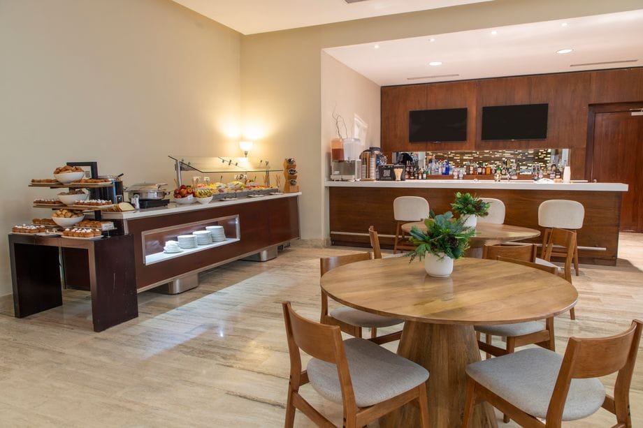 VIP Lounge (Terminal A, Gates 5-6) – Punta Cana Airport (PUJ), Terminal A – dining room