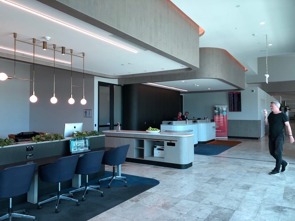 Qantas Domestic Business – Melbourne Airport (MEL), Domestic Terminal 1