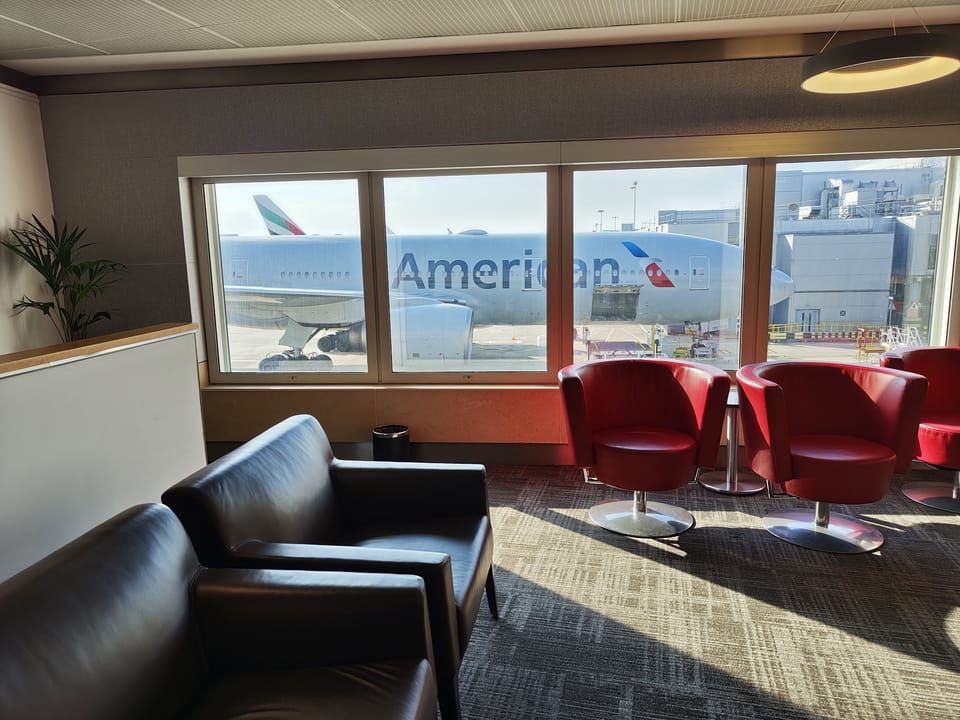 American Airlines International First Class Lounge – Heathrow Airport (LHR), Terminal 3 – lounge interior
