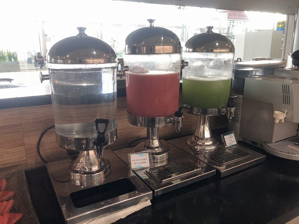 Saphire Mandai Lounge – Medan Kualanamu Airport (KNO) – dining area