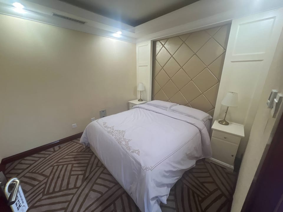 South Airlines First Class and Business Class Pearl Member Lounge (T1 International) – Dalian Airport (DLC), T1