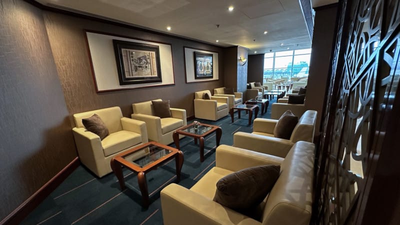 The Emirates Lounge – Hong Kong Airport (HKG)