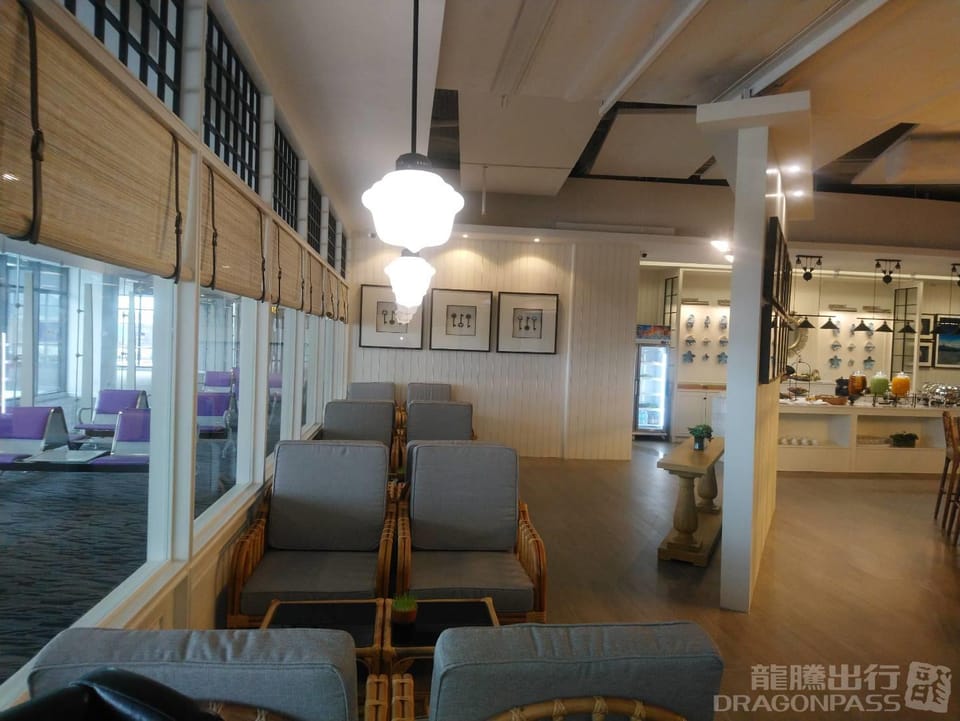 Coral Beach Lounge (Coral Executive Lounge) – Phuket Airport (HKT), Domestic Terminal – seating area