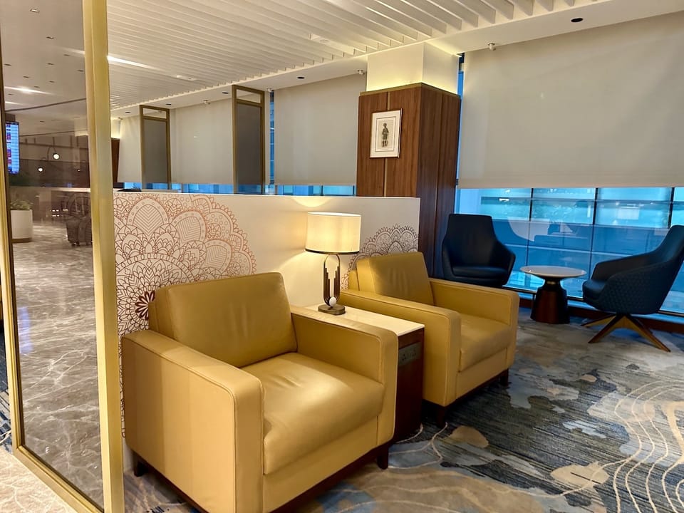 ENCALM Privé – Delhi Airport (DEL) – seating area