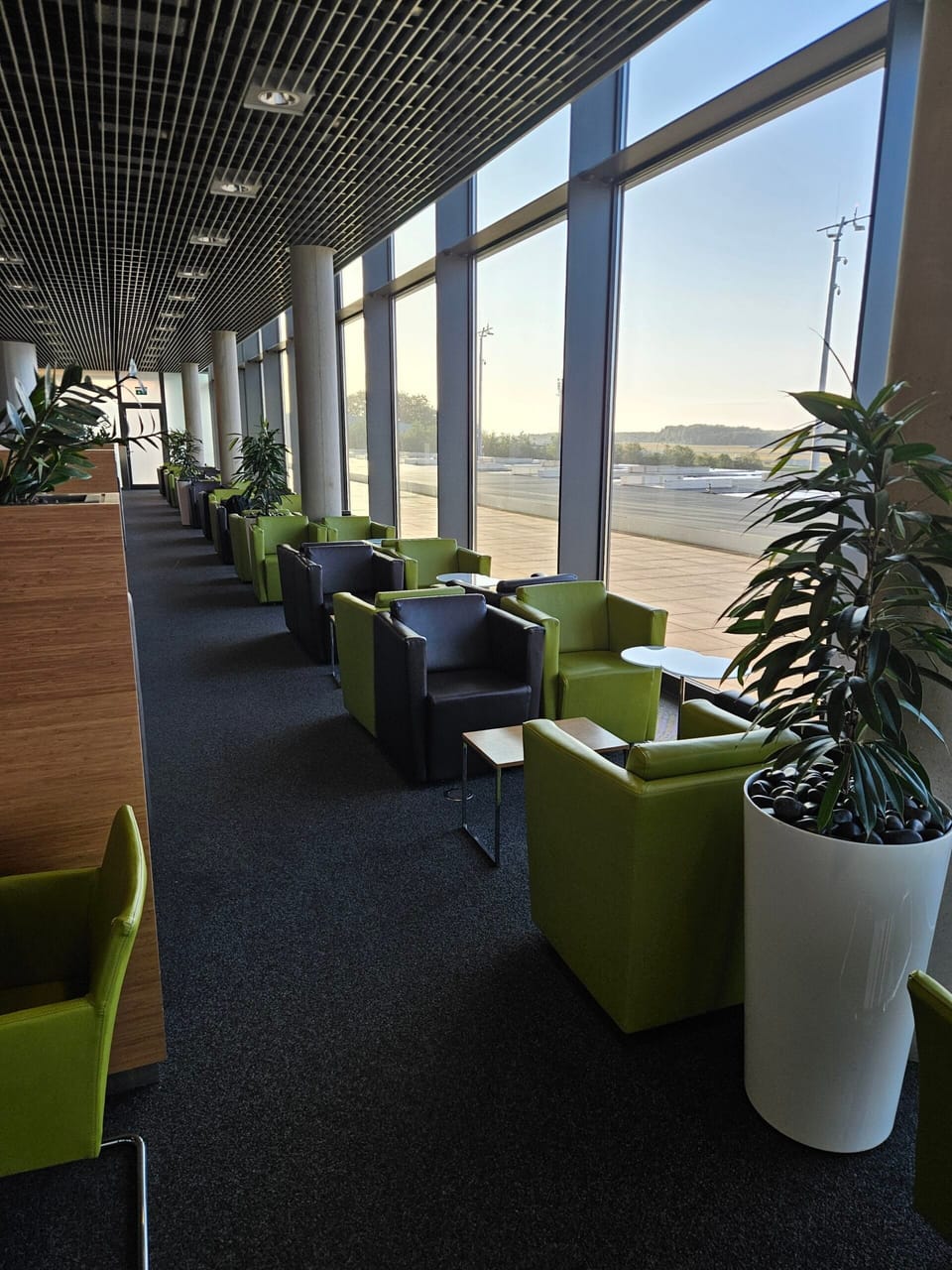 The Lounge by Luxair – Luxembourg Airport (LUX) – lounge interior