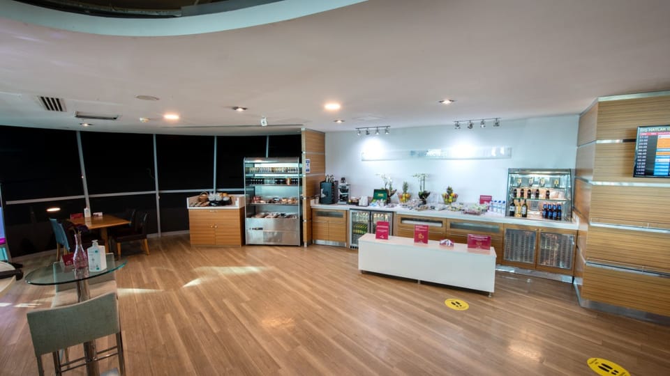 Primeclass Comfort Lounge – Ankara Esenboğa Airport (ESB), International Terminal – dining area