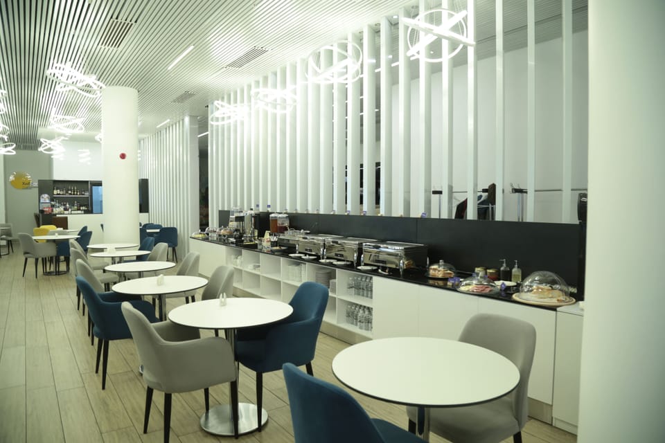 Amur Lounge – Khabarovsk Airport (KHV) – dining area