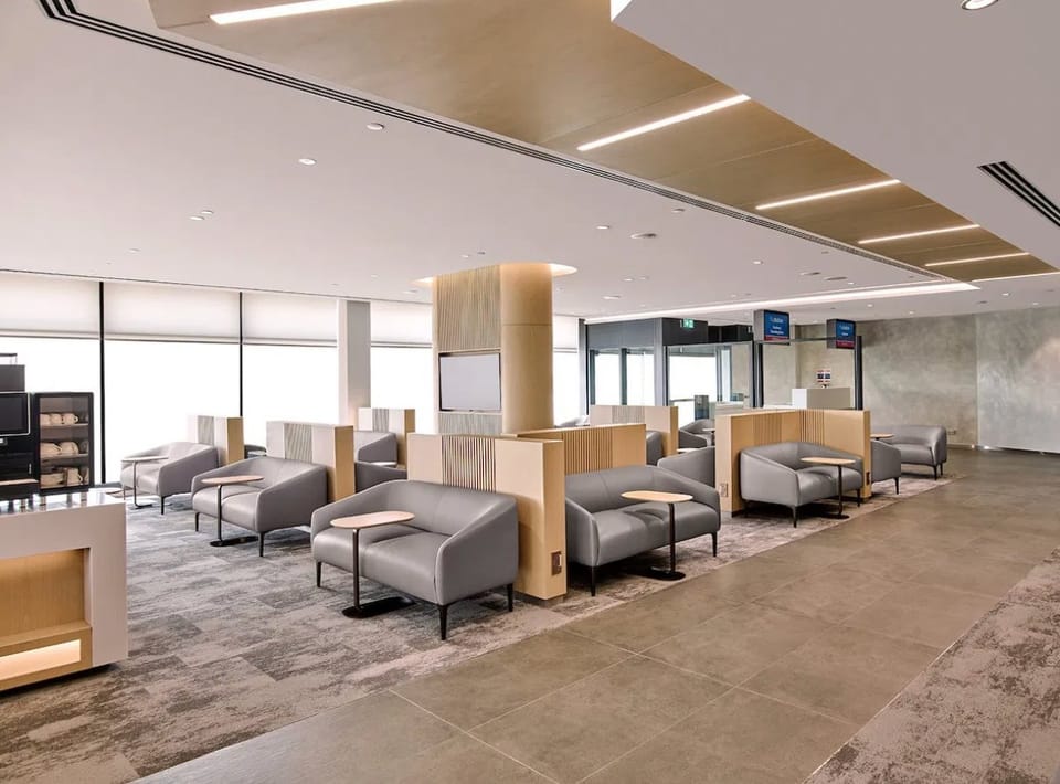 flydubai Business Class Lounge – Dubai International Airport (DXB) – lounge interior
