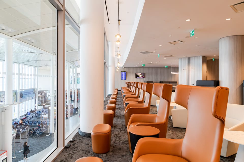 Plaza Premium Lounge (Domestic, Terminal 1) – Toronto Pearson Airport (YYZ), Terminal 1 – seating area