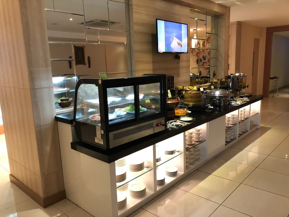 Concordia Lounge(Domestic) – Lombok Airport (LOP), Terminal 1 – dining area