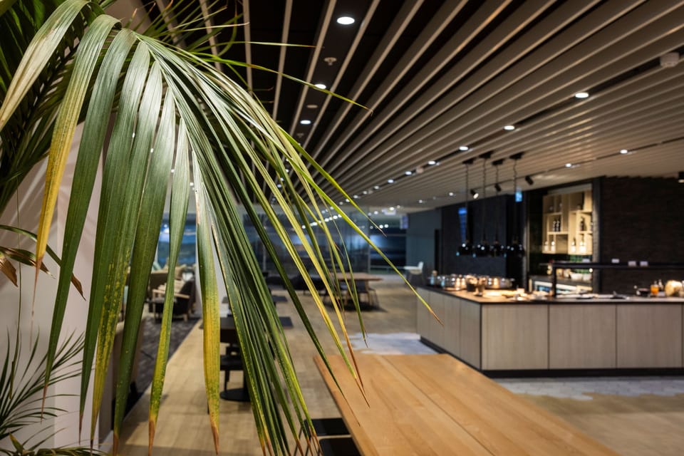 Strata Lounge – Auckland Airport (AKL), International Terminal
