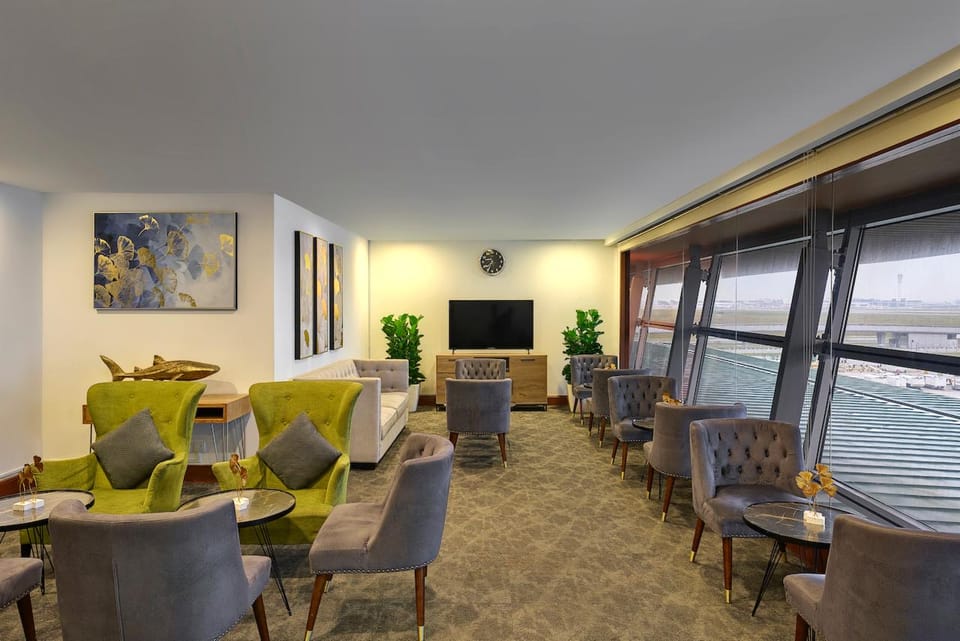 Sky Suite Airport Lounge (Satellite, Terminal 1) – Kuala Lumpur Airport (KUL), Terminal 1 – Satellite Building – seating area
