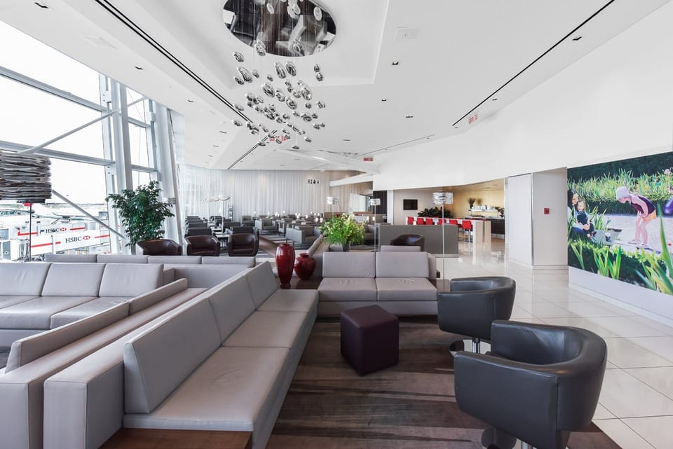 National Bank Lounge – Montreal Trudeau Airport (YUL), Main Terminal
