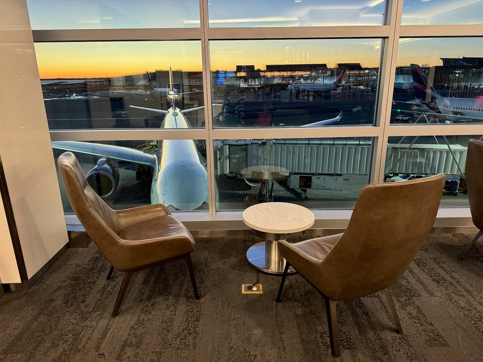 Delta Sky Club (Concourse B) – John F. Kennedy Airport (JFK), Terminal 4 – seating area