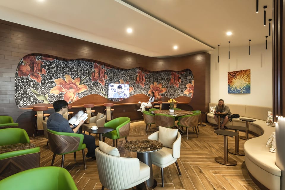Travel Club Lounge (Satellite Building) – Kuala Lumpur Airport (KUL), Terminal 1 – Satellite Building – seating area