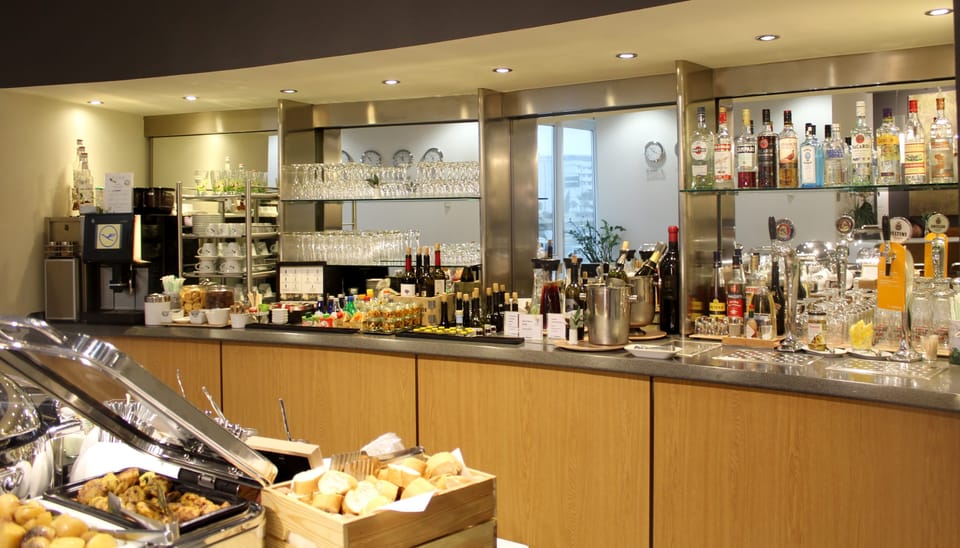 Lufthansa Lounge – Athens Airport (ATH), Main Terminal – bar