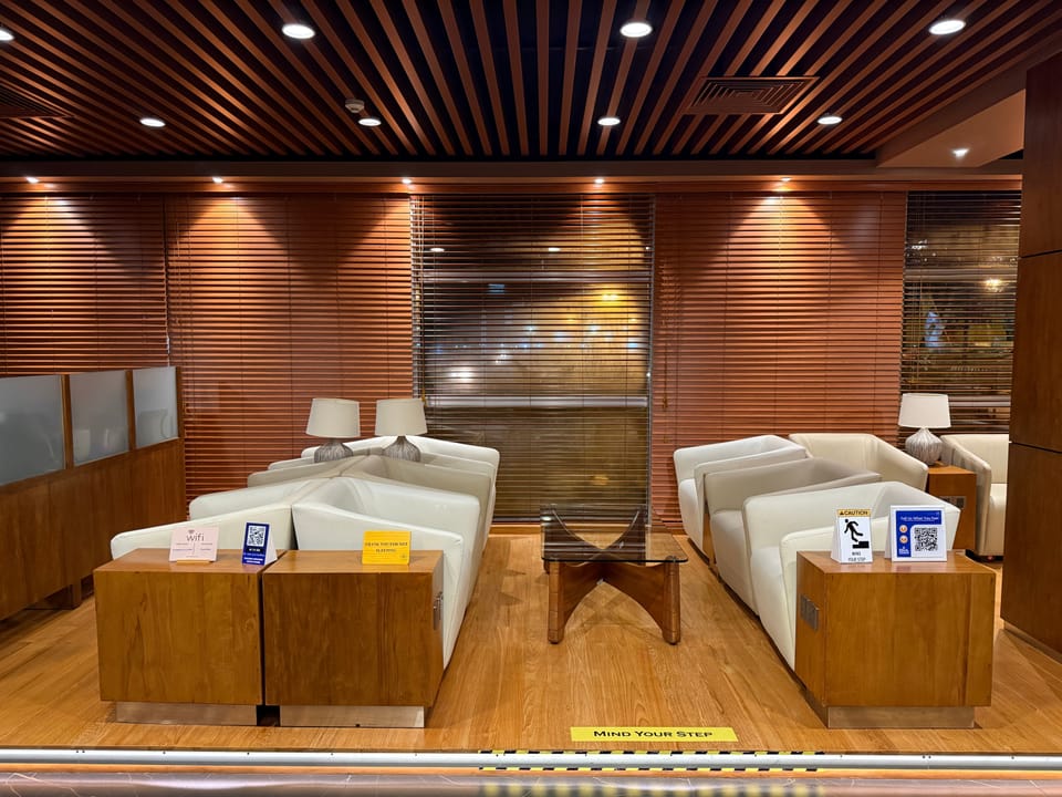 Araliya Business Class Lounge – Colombo Airport (CMB) – lounge interior