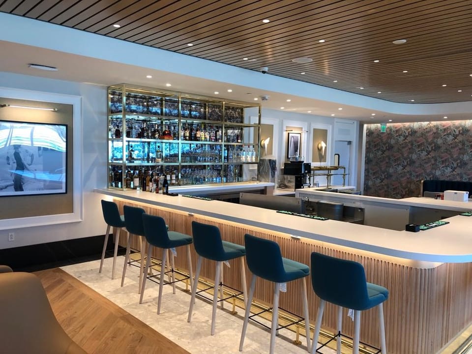Primeclass Lounge Bda International – Bermuda Airport (BDA), U.S. Preclearance – bar