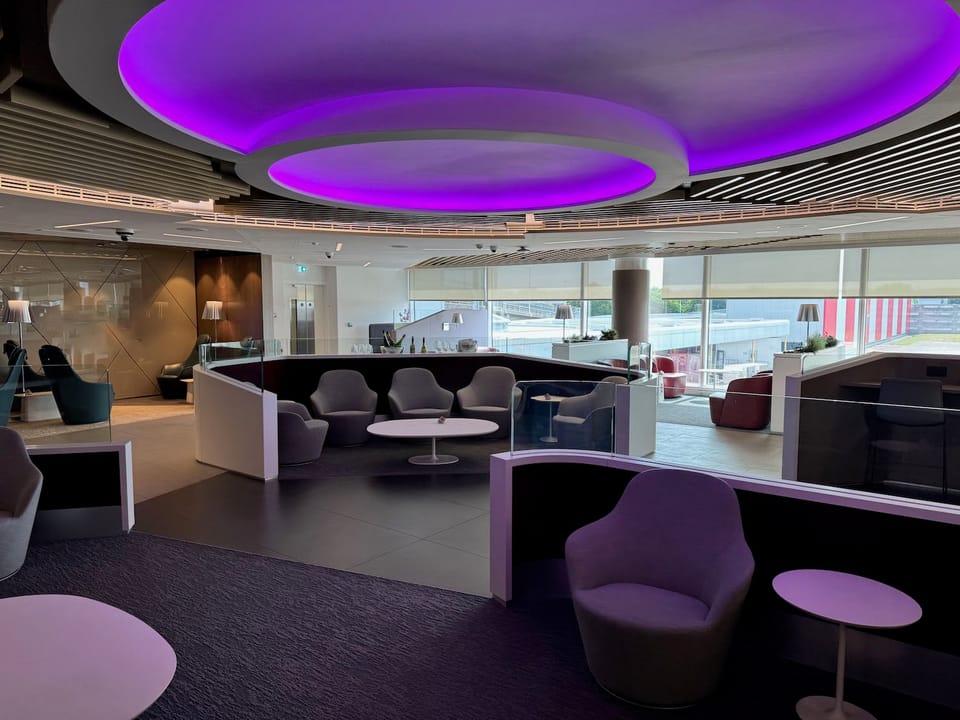 Qatar Airways Frequent Flyer Lounge – Heathrow Airport (LHR), Terminal 4 – seating area