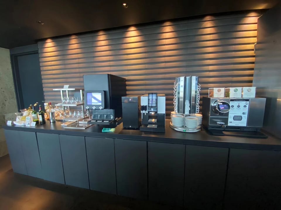 KIX Airside Lounge – Kansai International Airport (KIX), Terminal 1 – bar