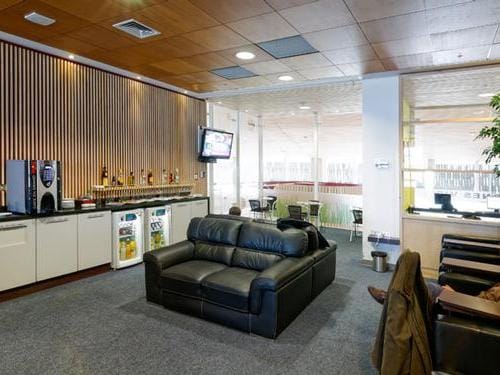 Salon Pacific Club Puerto Montt – Puerto Montt Airport (PMC), Main Terminal