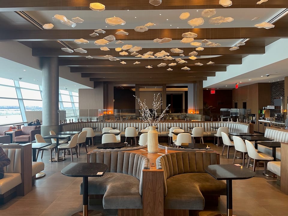 Soho Lounge – John F. Kennedy Airport (JFK), Terminal 8 – seating area