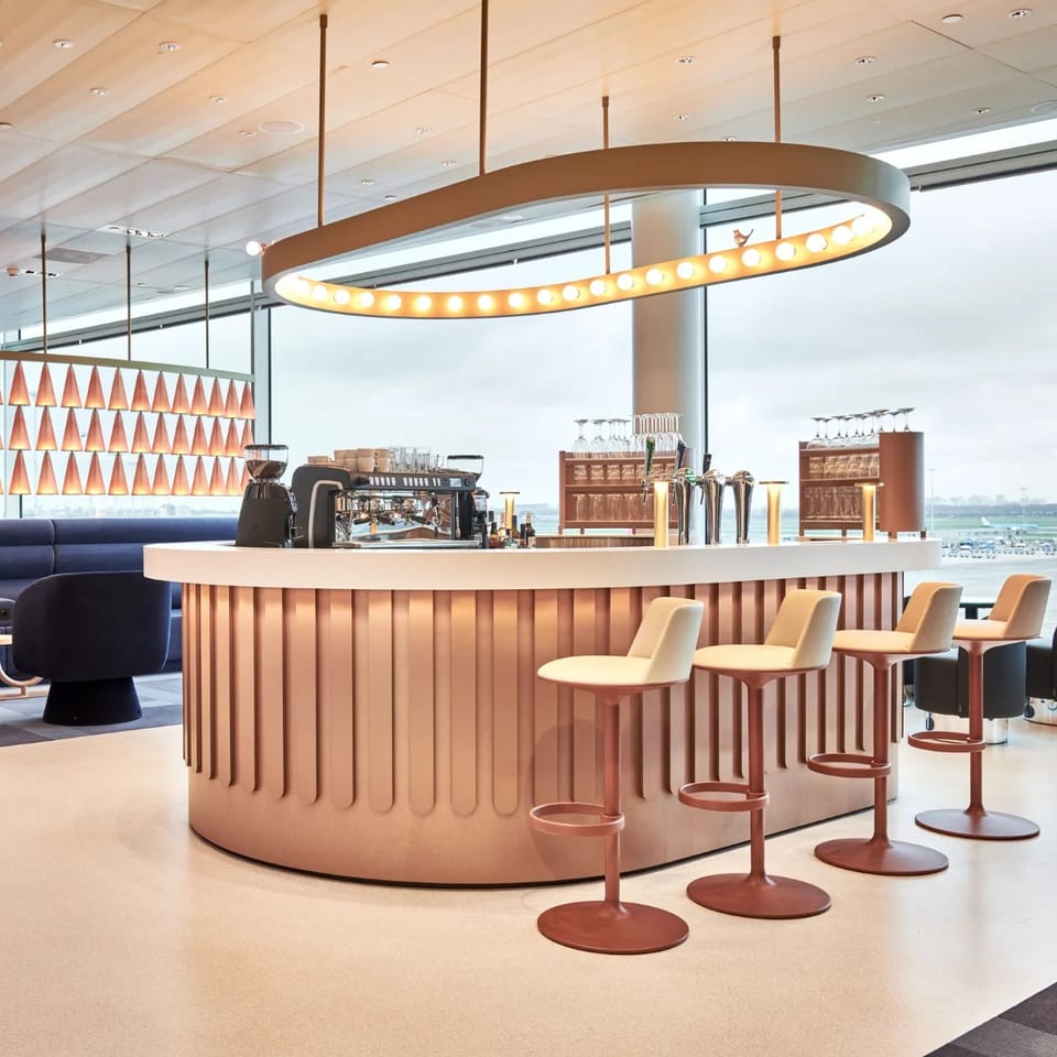 oneworld Lounge (Lounge No.40) – Amsterdam Schiphol Airport (AMS) – bar